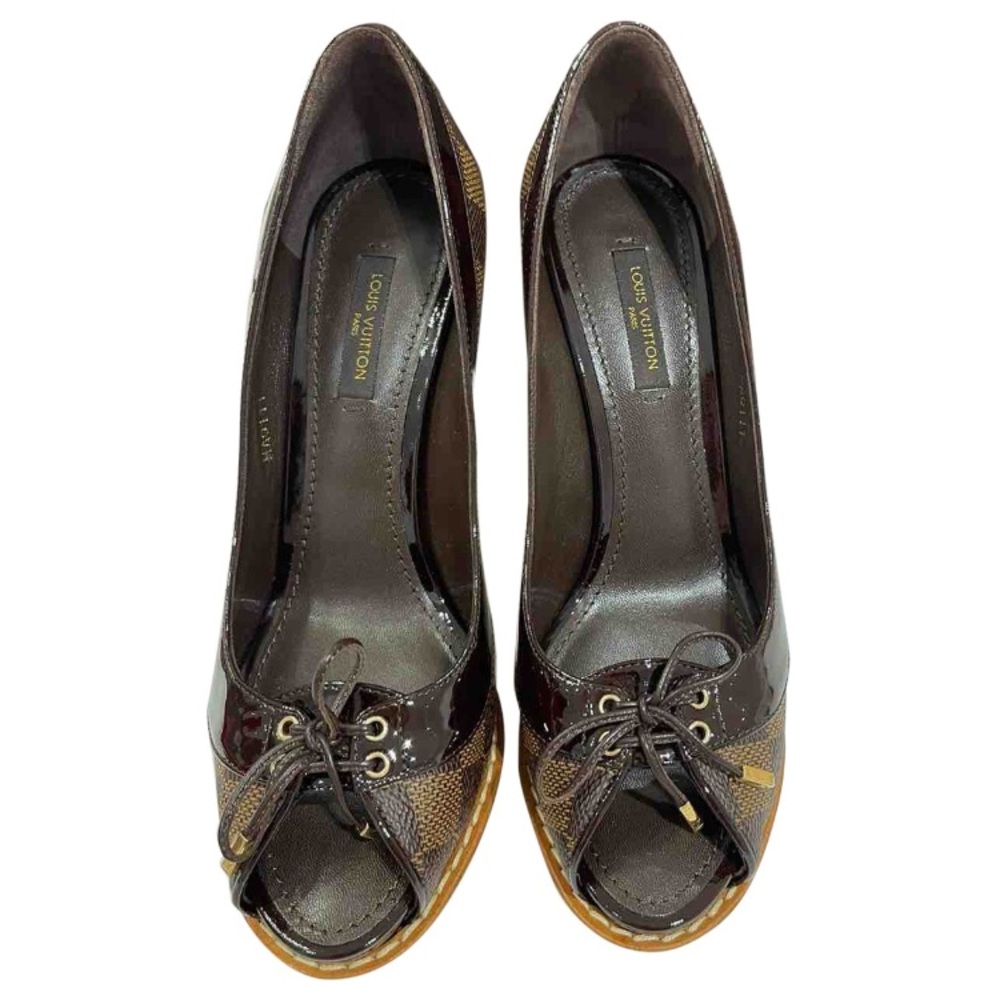 Louis Vuitton. Palm Beach Open Toe Pum